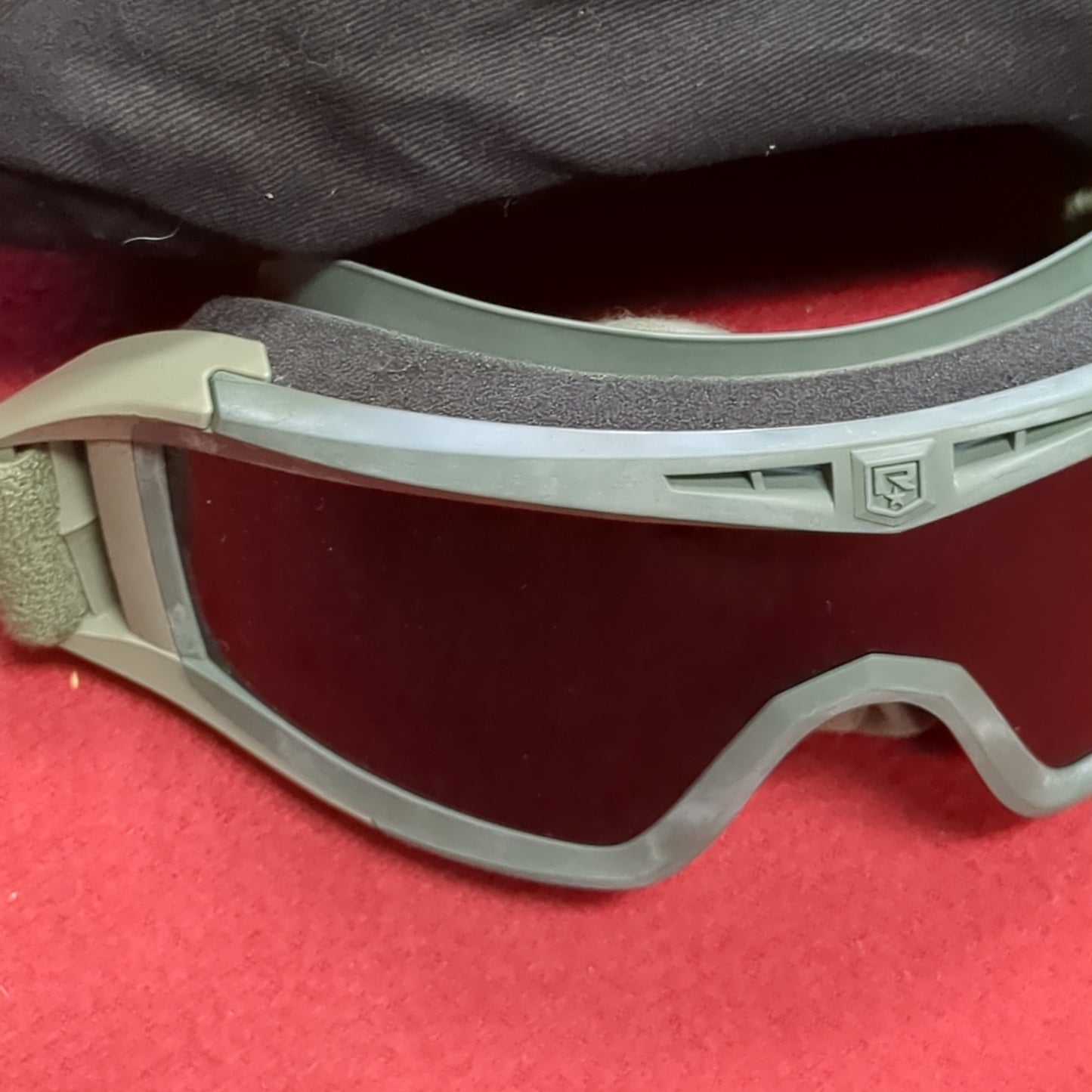 US Army Revision Sand and Wind Goggles Dark Frames Only Good Condition (08g cl2-44)