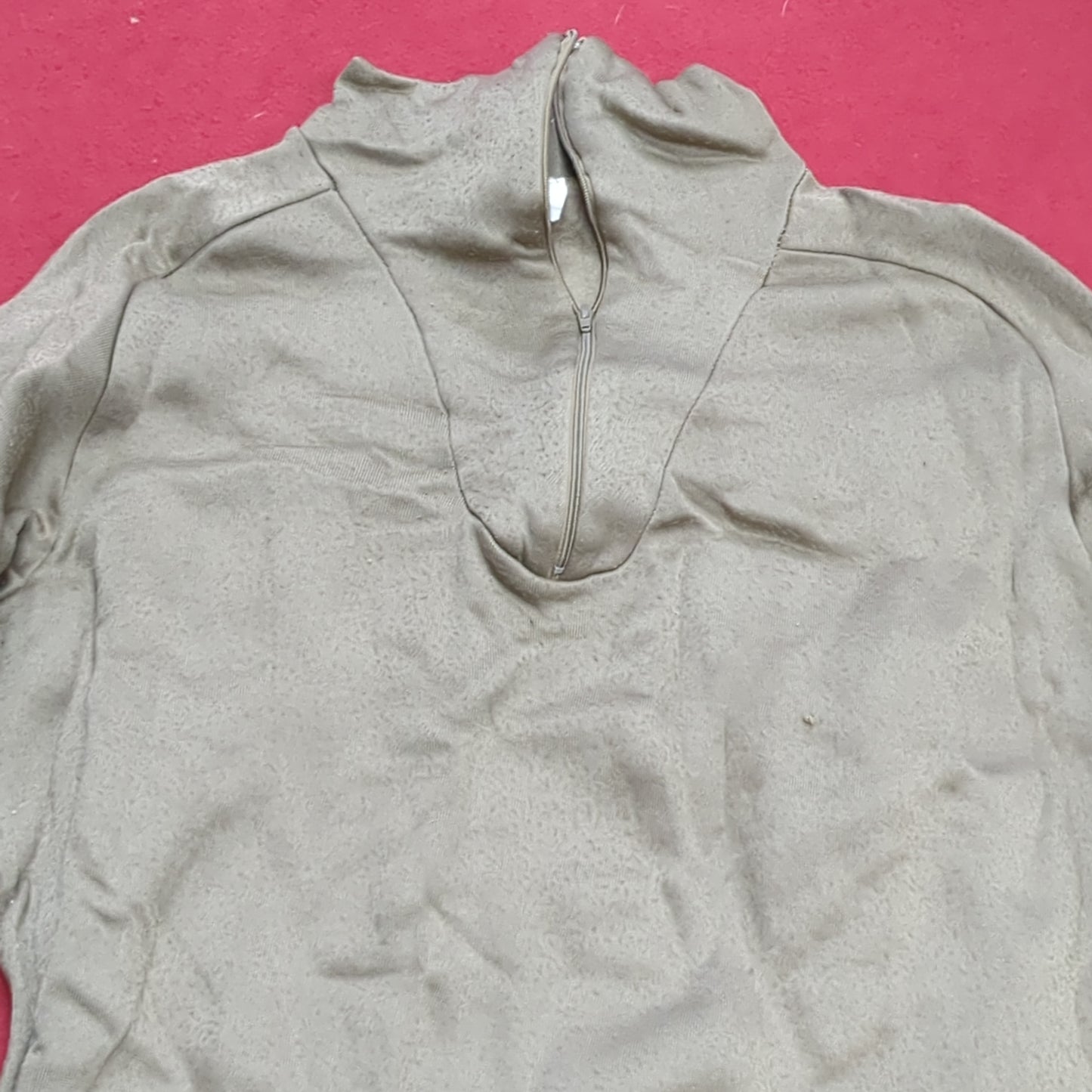 1980s/90s US Army MEDIUM Cold Weather Undershirt Brown Excellent Condition (18g waf2- fa02-20)