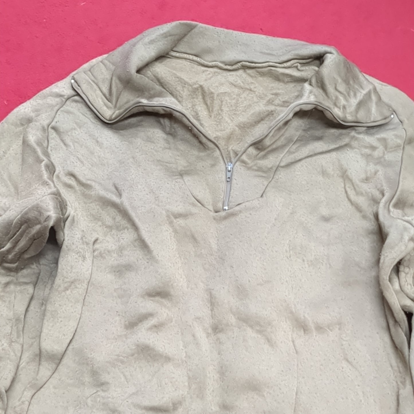 1980s/90s US Army MEDIUM Cold Weather Undershirt Brown Used (18g waf2- fa02-19)