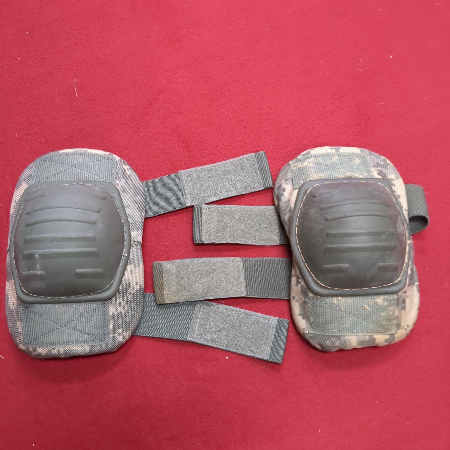 SET of US Army Elbow Pads Ripple ACU UCP Digital Camouflage Good Condition (19g)