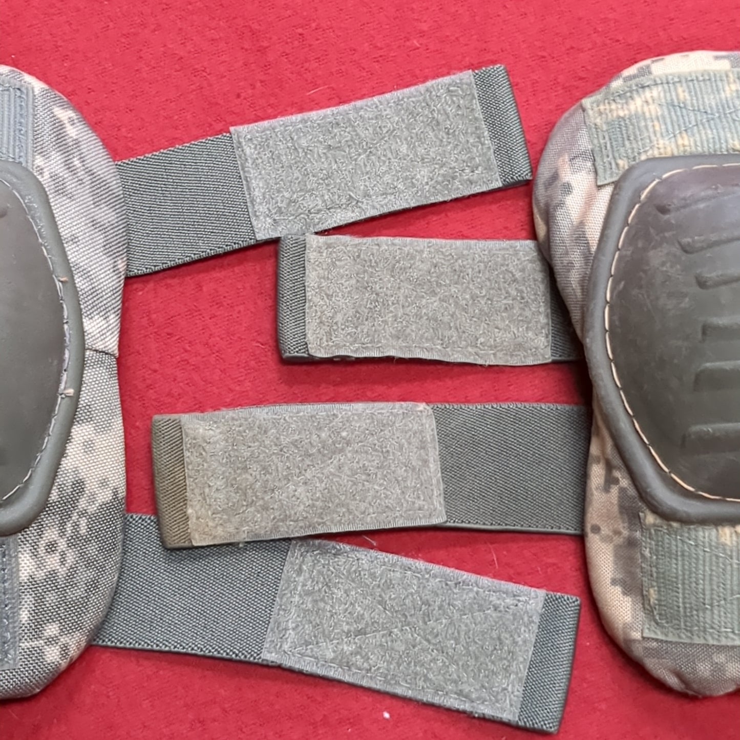 SET of US Army Elbow Pads Ripple ACU UCP Digital Camouflage Good Condition (19g)