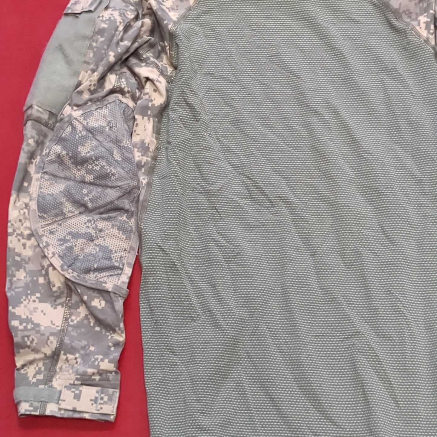 US Army Large Deployment Turtleneck Combat ACU FRAC Top Shirt  Good Condition (fb11-g230)