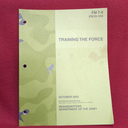 BOOK FIELD MANUAL:TRAINING THE FORCE OCTOBER 2002 (BOX24)