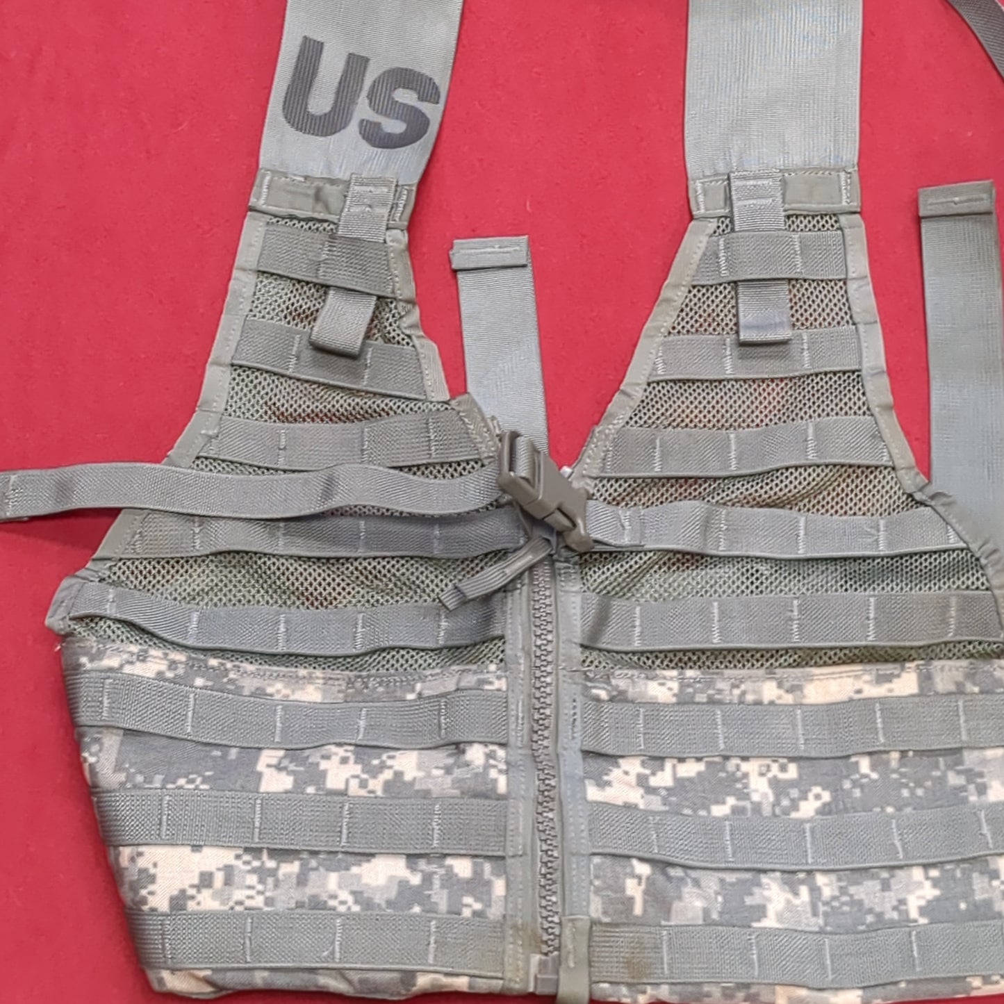 US Army ACU UCP Fighting Load Carrier Molle II Used (eb10-NOV275)