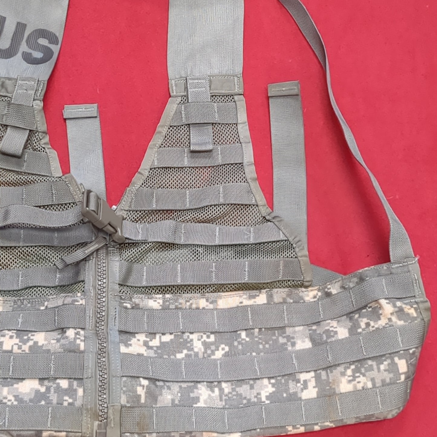 US Army ACU UCP Fighting Load Carrier Molle II Used (eb10-NOV275)