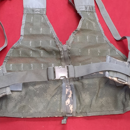 US Army ACU UCP Fighting Load Carrier Molle II Used (eb10-NOV275)