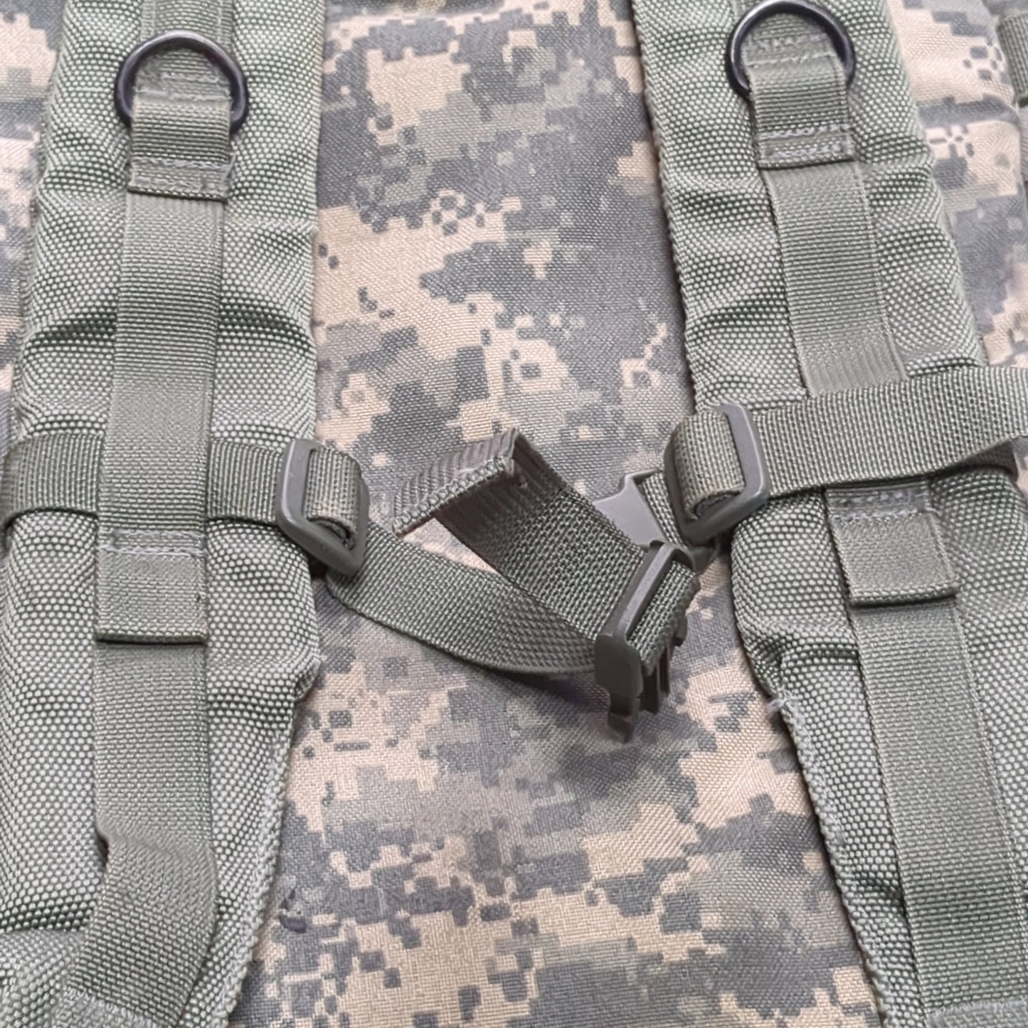 Spec Ops T.H.E. Tactical Military Backpack Pack Digital UCP/ACU Excellent Condition (gsk5-NOV298)