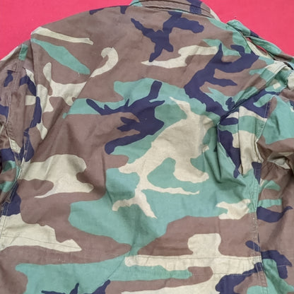 US Army Medium/Regular BDU Woodland Man's Cold Weather Field Jacket Excellent Condition (bsu2-DEC135)