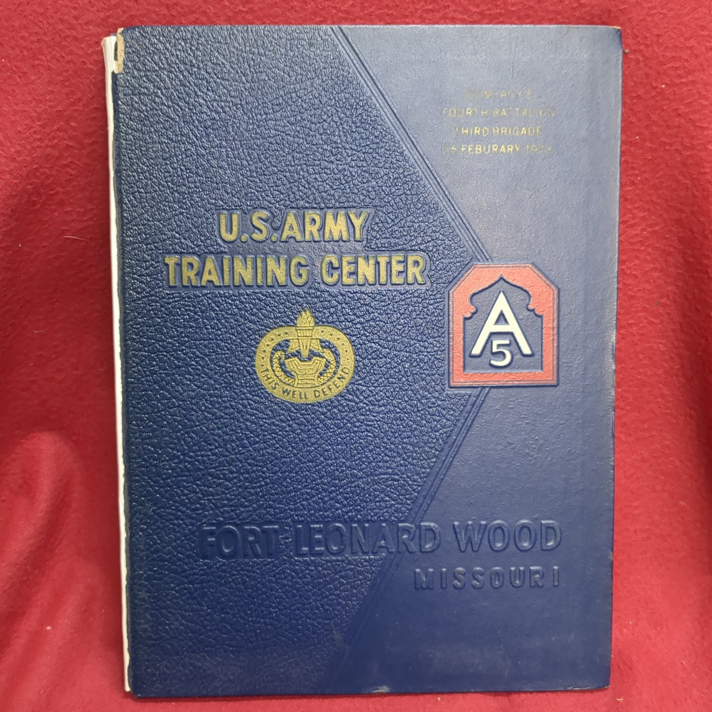 BOOK - U.S. ARMY TRAINING CENTER : FORT LEONARD WOOD, MISSOURI: 15 FEBRUARY 1973   (BOX 37)