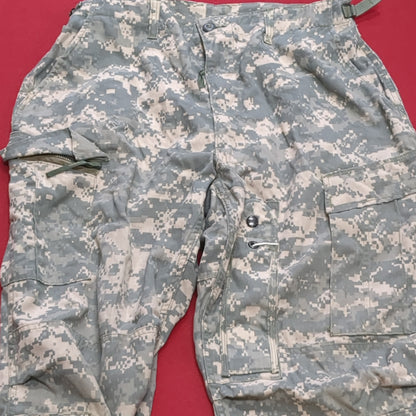 SET of US Army Flight Large Long Top/ Large Regular Pants Combat Aircrew Uniform Top Pants ACU Digital Pattern Excellent Condition (acu4-DEC163)