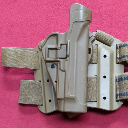 BLACKHAWK Tactical Beretta 92 RIGHT HANDED Holster Drop Leg Excellent Condition (hc04-DEC189)