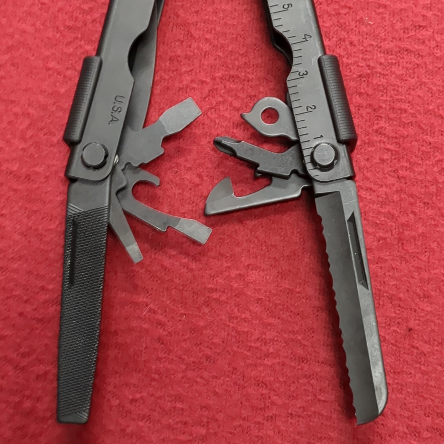 Gerber Multi-Plier 600 Bluntnose Multi-Tool W/ Pouch and Malice Clip Black Excellent Condition (32cr-DEC190)