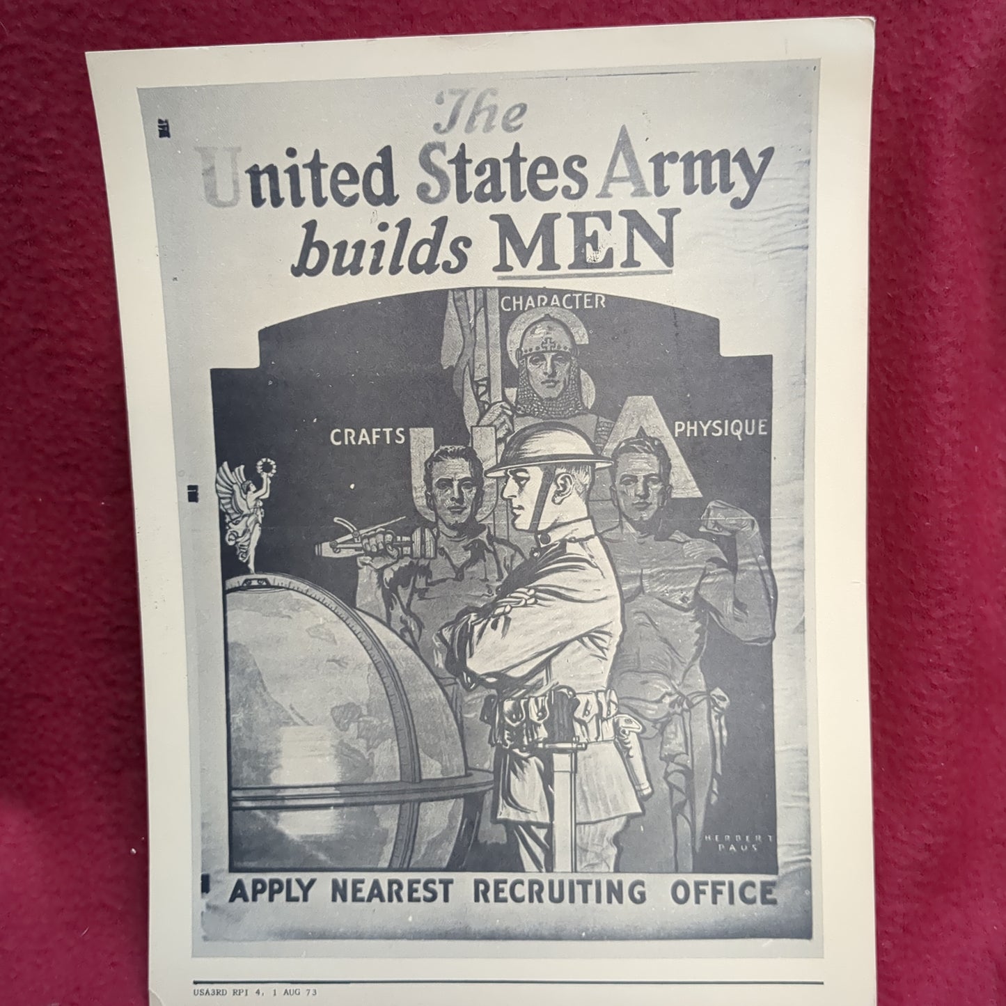 BOOK -  (FLYER)  THE UNITED STATES BUILDS MEN: AUG 73  (BOX40)