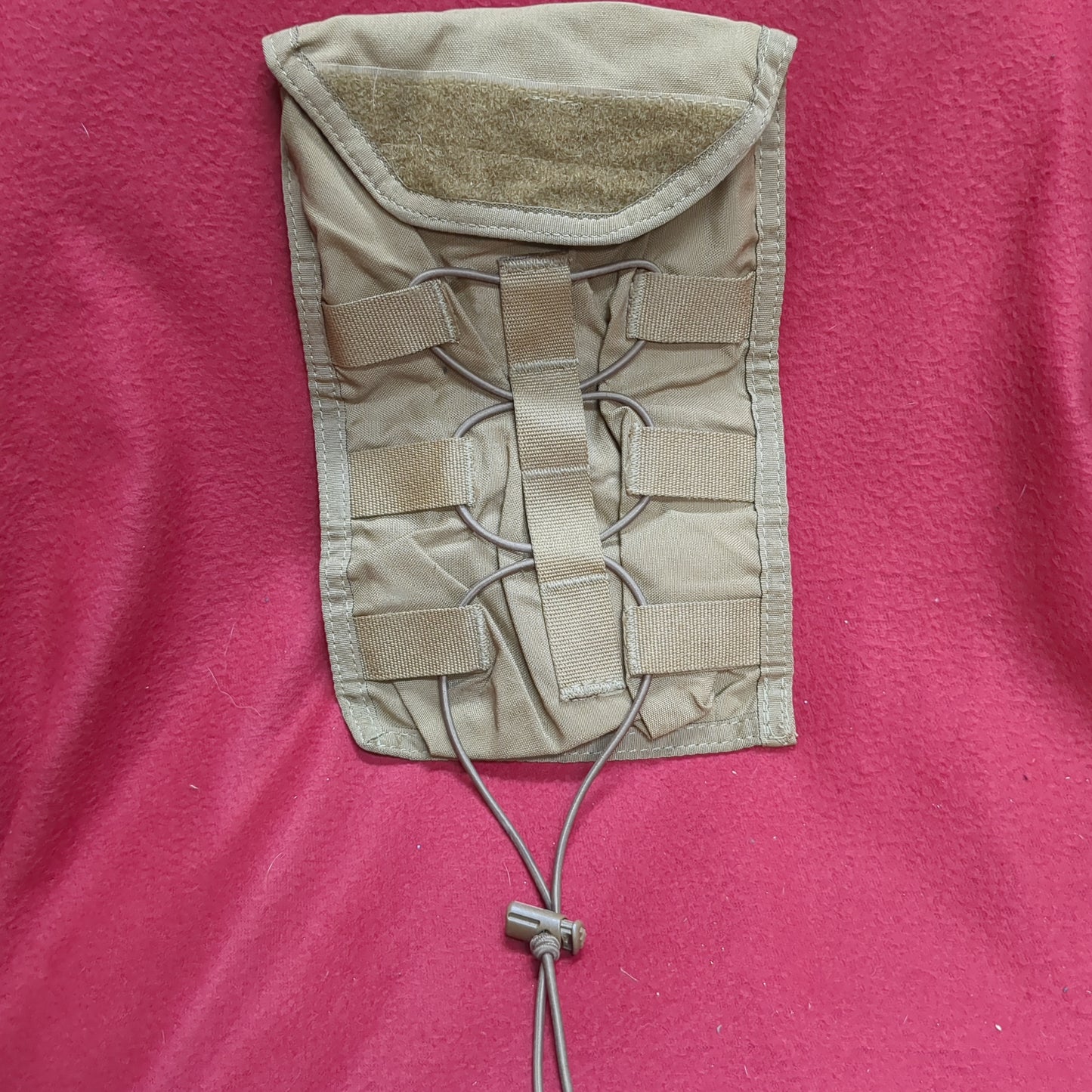 ATS Tactical Gear Coyote Molle 50oz Hydration Carrier Good Condition (32CR-JAN12)