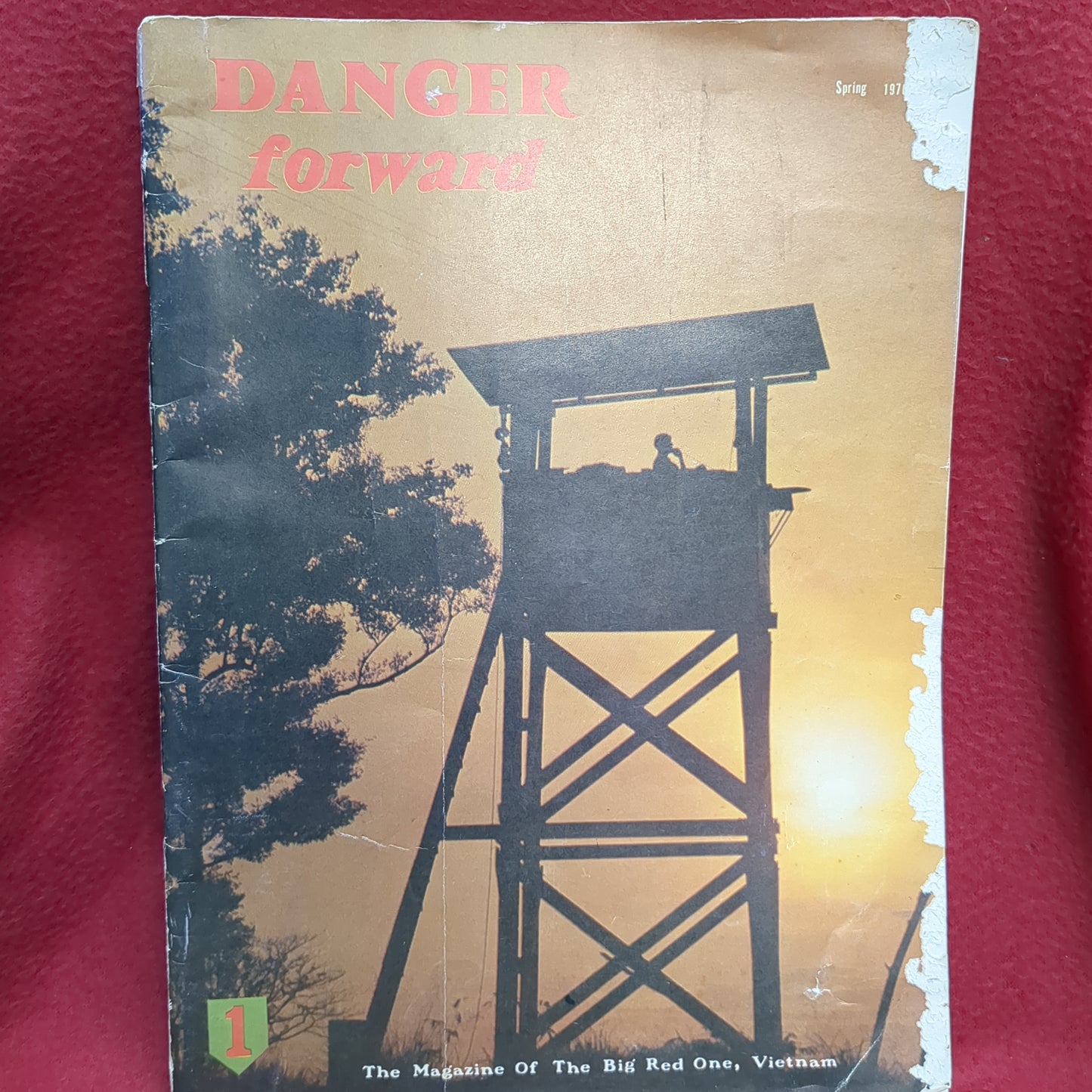 BOOK   DANGER FORWARD: MAGAZINE OF BIG RED ONE VIETNAM VOL 4, NO. 4 SPRING 1970  (BOX41)