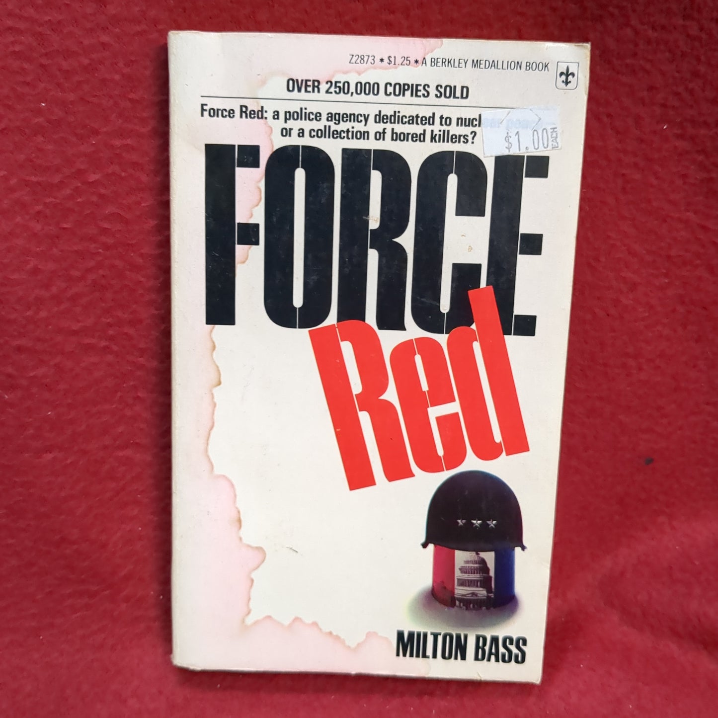 BOOK   -  FORCE RED BY MILTON BASS   BATTLE SURGEON   (BOX44)