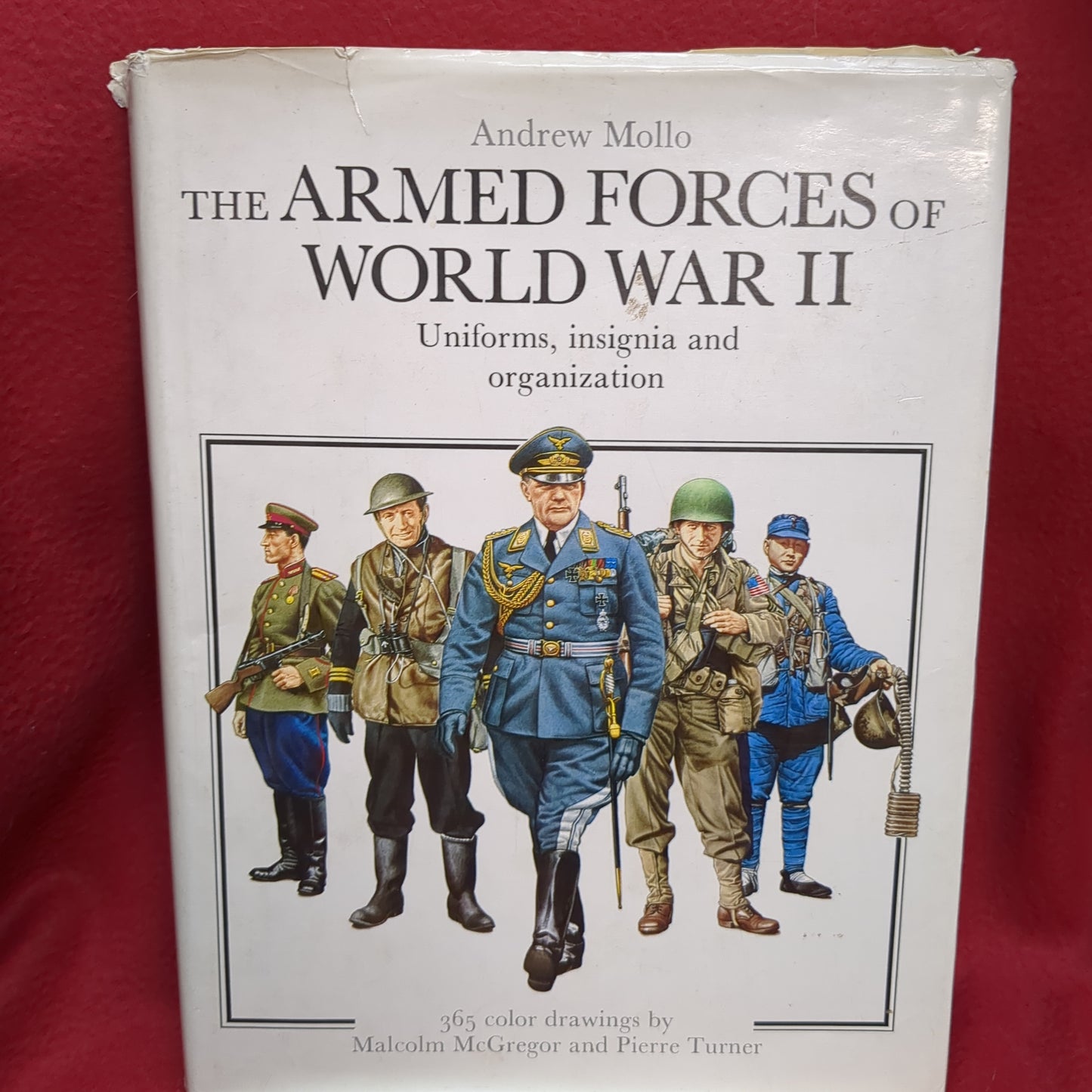 BOOK    ARMED FORCES OF WW2  (BOX46)