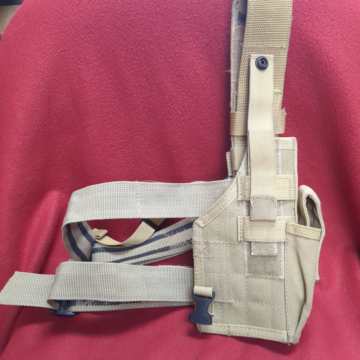 BLACKHAWK Tactical  RIGHT HANDED Holster Drop Leg TAN Good Condition (aa02-FEB07)