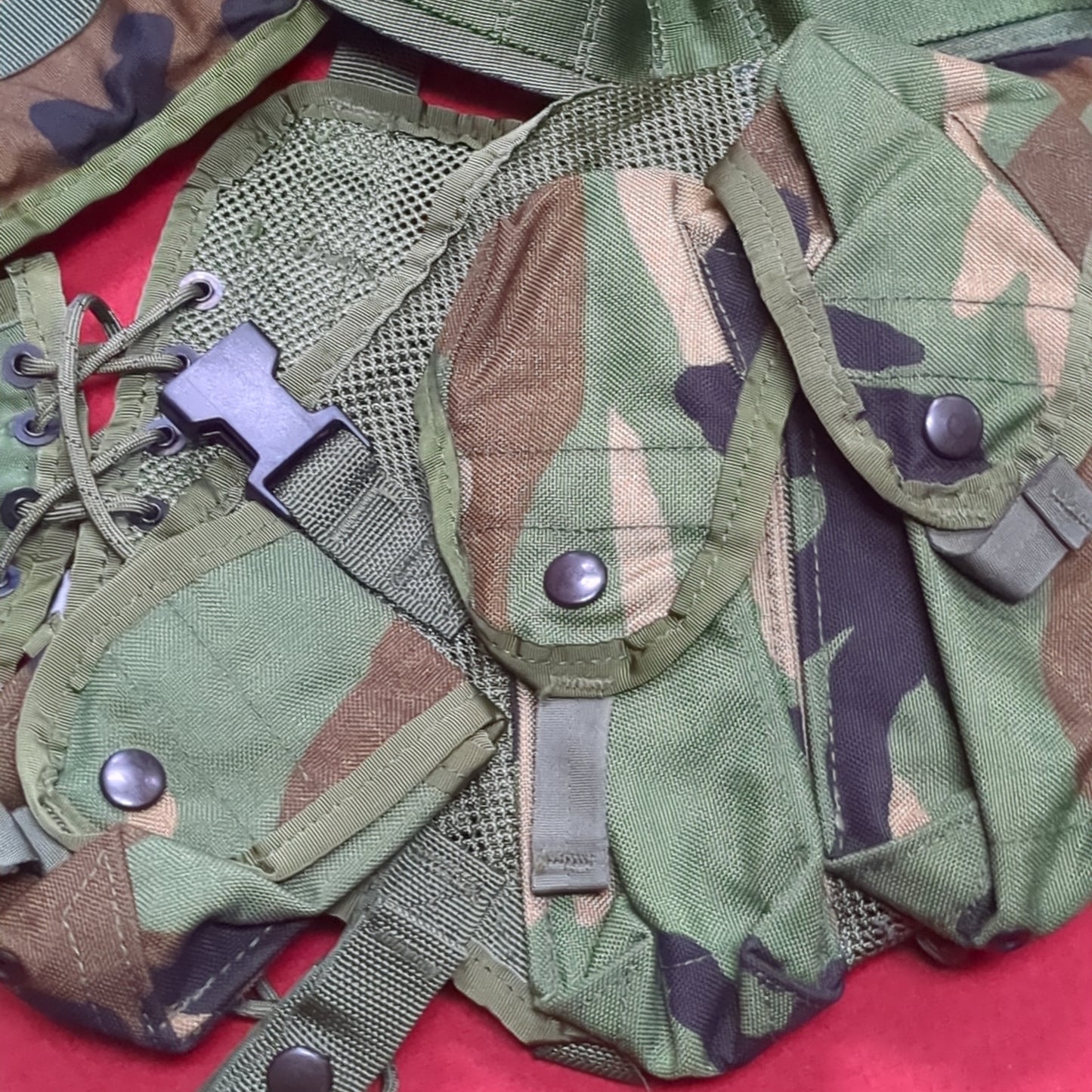 US Army Military Woodland Camouflage Enhanced Tactical Fighting Load Carrier  FLC W/ Pouches Good Condition (lbv3-FEB11)