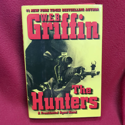 BOOK  THE HUNTERS: A PRESIDENTIAL AGENT NOVEL  (BOX50)