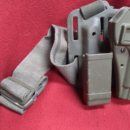 BLACKHAWK Tactical Beretta 92/96 RIGHT HANDED Holster Drop Leg W/ CQC Magazines Foliage (31cr- ca6-FEB60)