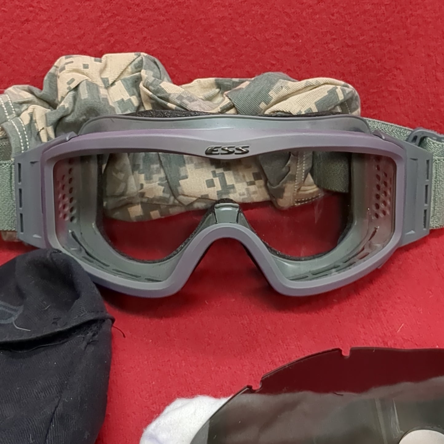 US Army ESS Sand Wind Goggles Tanker Profile NVG Foliage Green Case Clear Dark Frame Excellent Condition (cl2-FEB156)