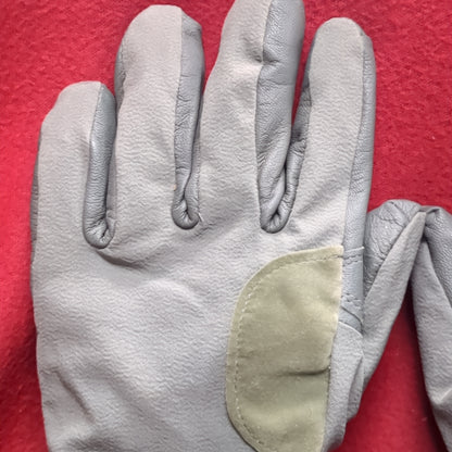 US Army Men's Medium Intermediate Cold/Wet Weather Gloves Excellent Condition (42cr- cb3-MAR43)