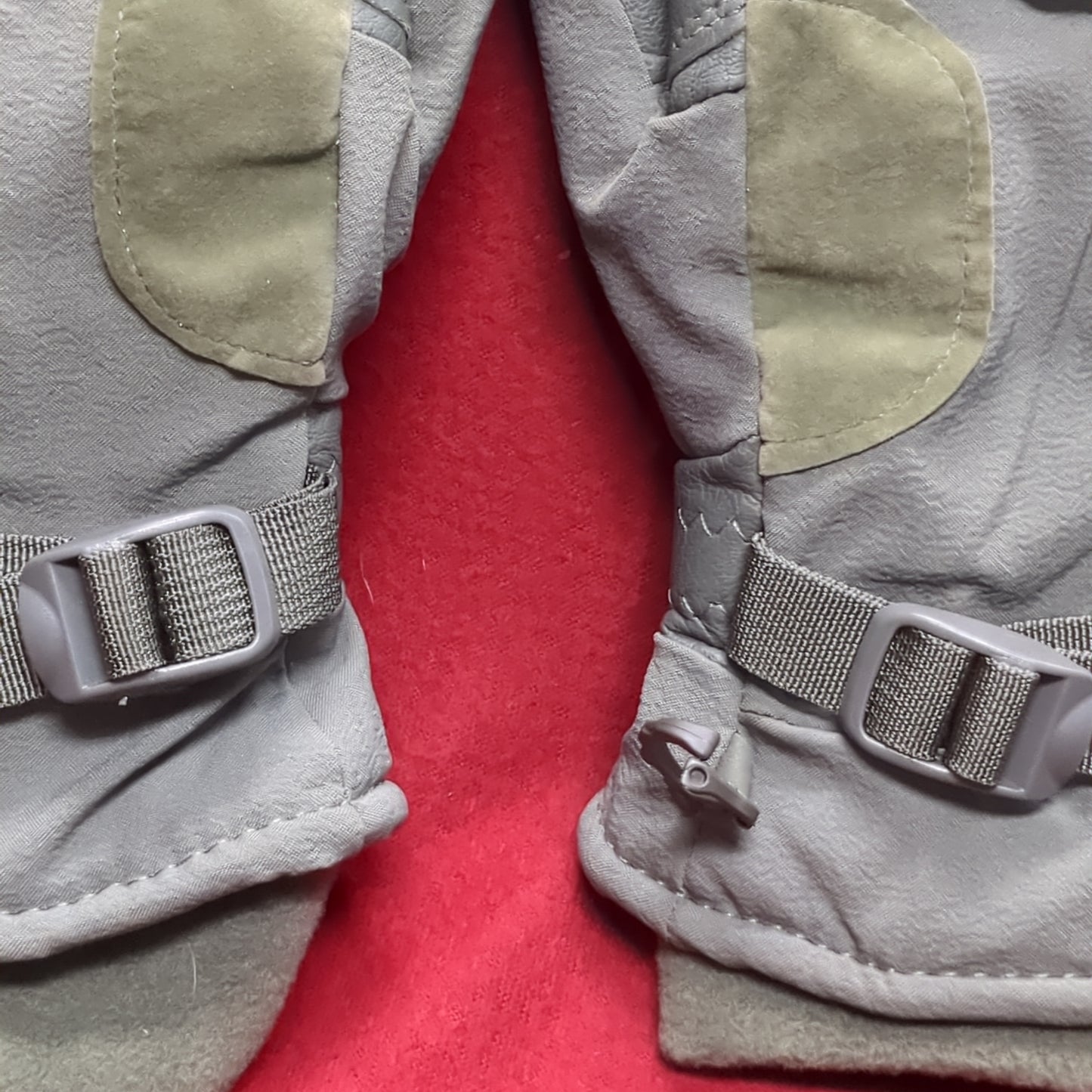 US Army Men's Medium Intermediate Cold/Wet Weather Gloves Excellent Condition (42cr- cb3-MAR43)