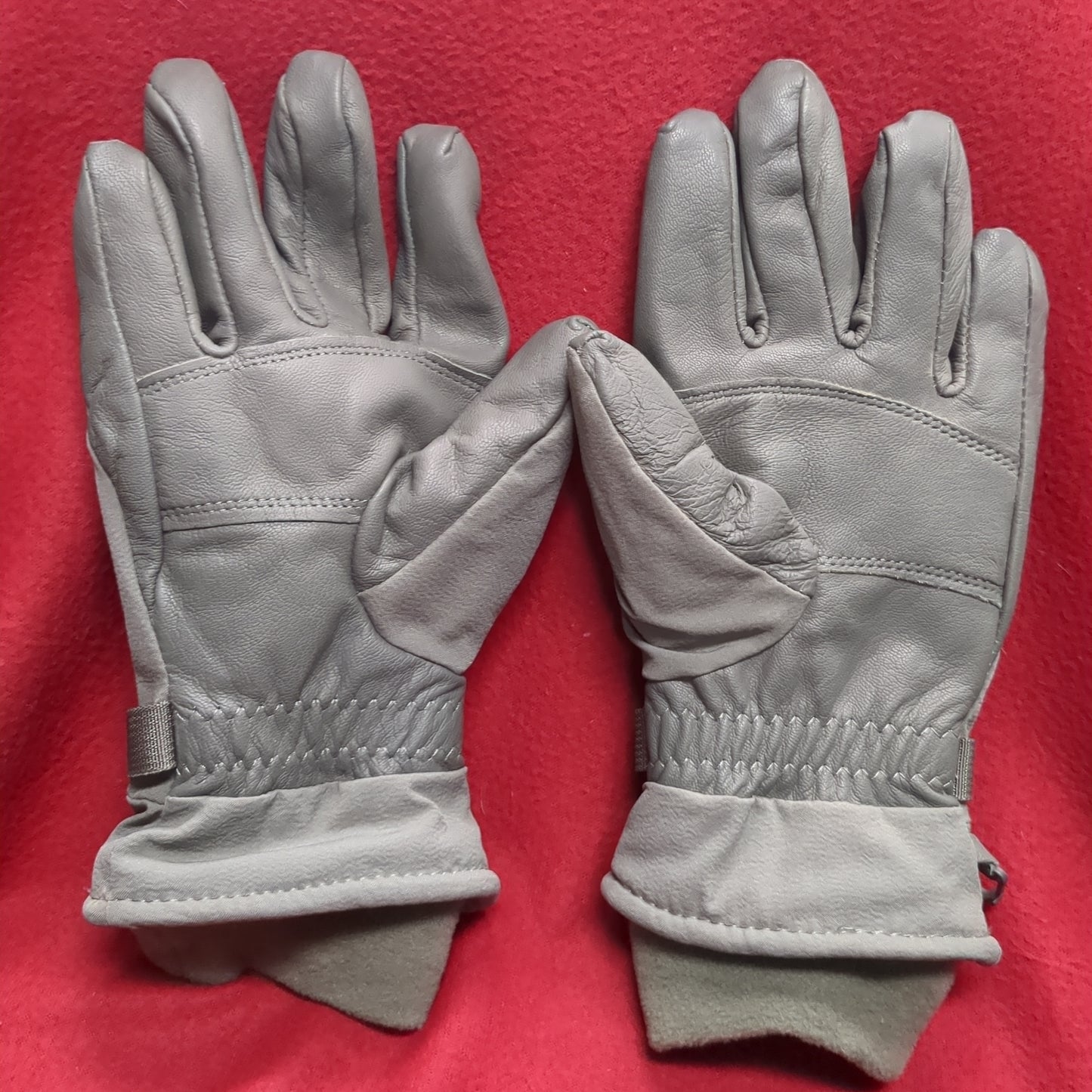 US Army Men's Medium Intermediate Cold/Wet Weather Gloves Excellent Condition (42cr- cb3-MAR43)