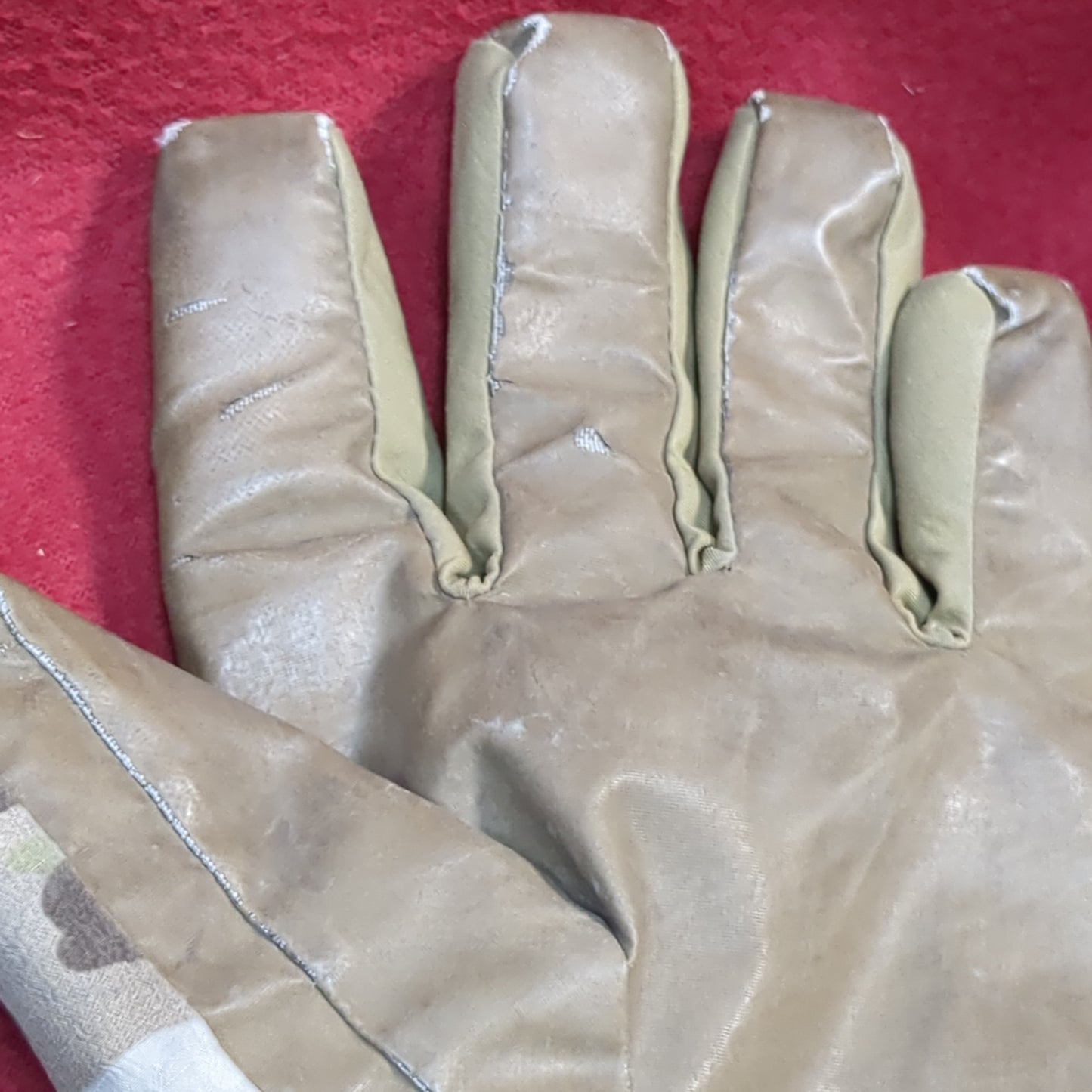 Outdoor Research Poseidon Gloves MultiCam Used (40cr- cb2-MAR63)