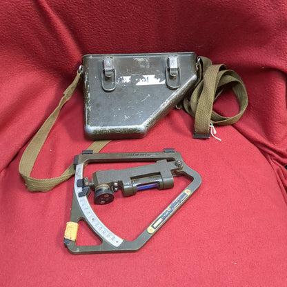 US Military M1A1 Gunners Quadrant w/ M82 Metal Carrying Case  (gsk2-MAR69)