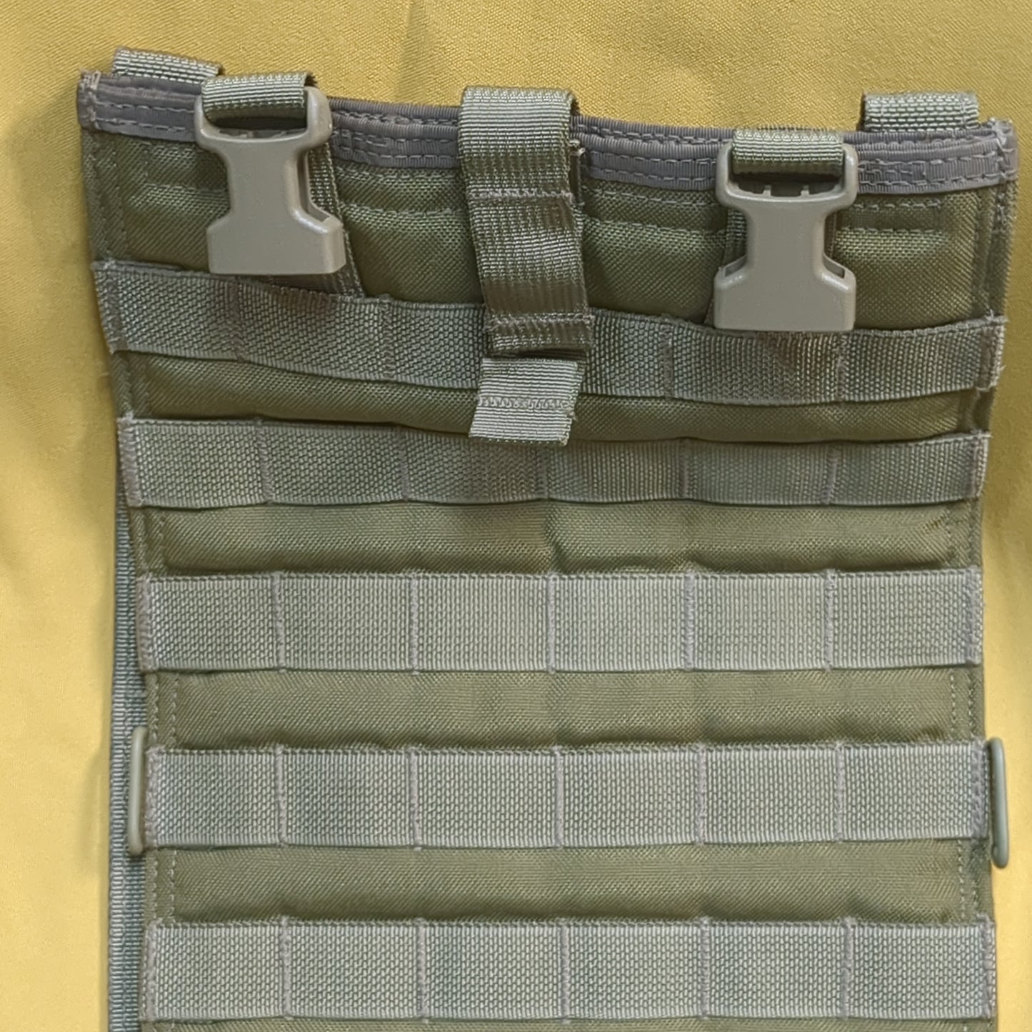 UNUSED Eagle Industries Khaki Hydration Carrier HP-MS-KH (34cr-yam48)