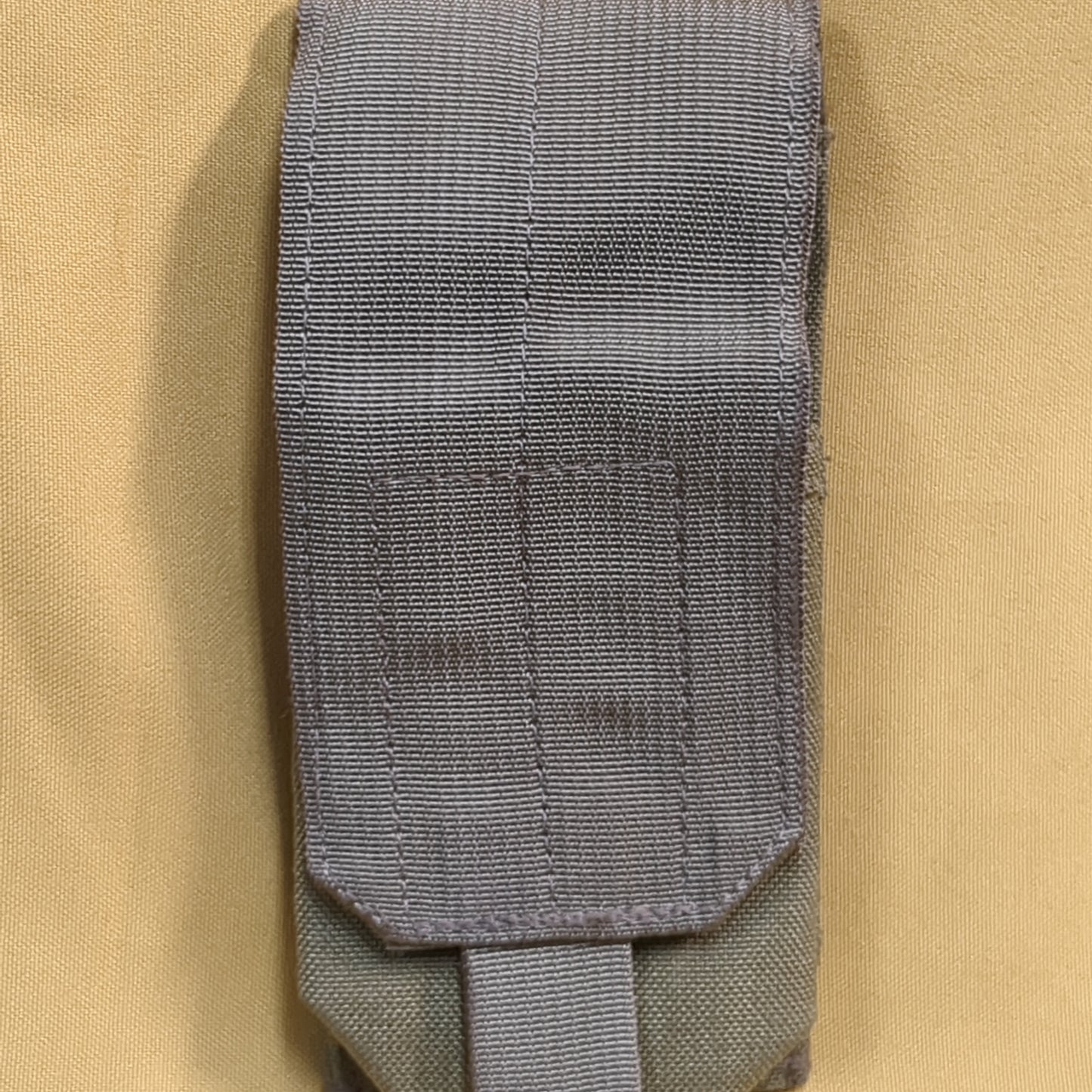 UNUSED Eagle Industries Khaki Molle Smoke Grenade Pouch (34cr-yam31)