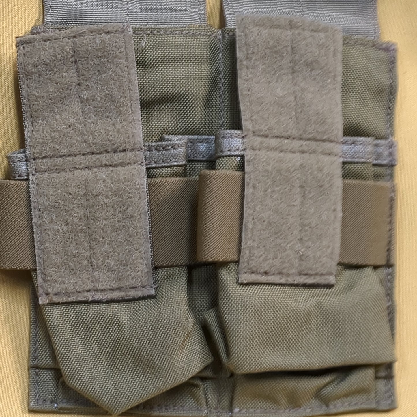 UNUSED Eagle Industries Khaki Molle Double Magazine Pouch (34cr-yam38)