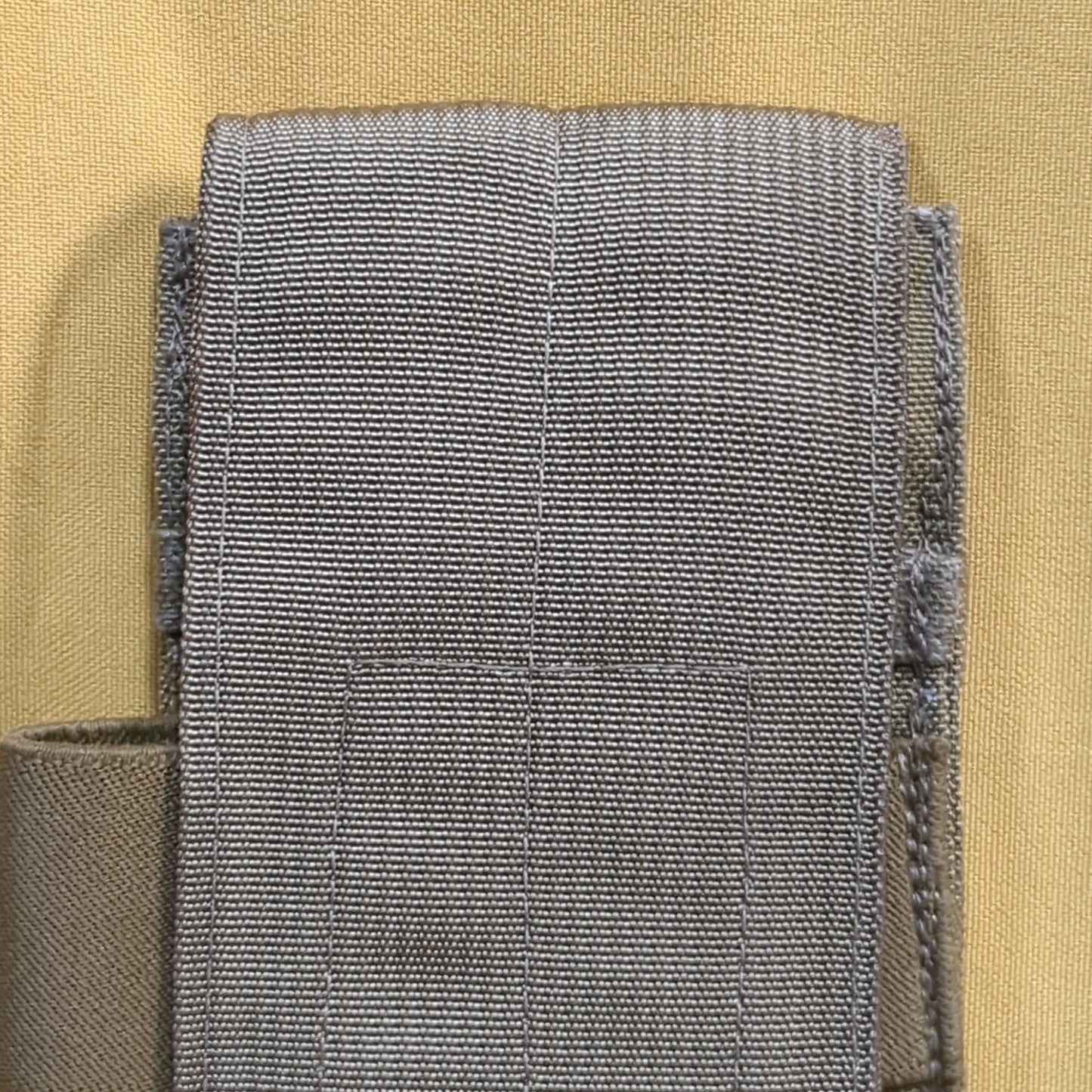 UNUSED Eagle Industries Khaki Molle Single Magazine Pouch (34cr-yam37)