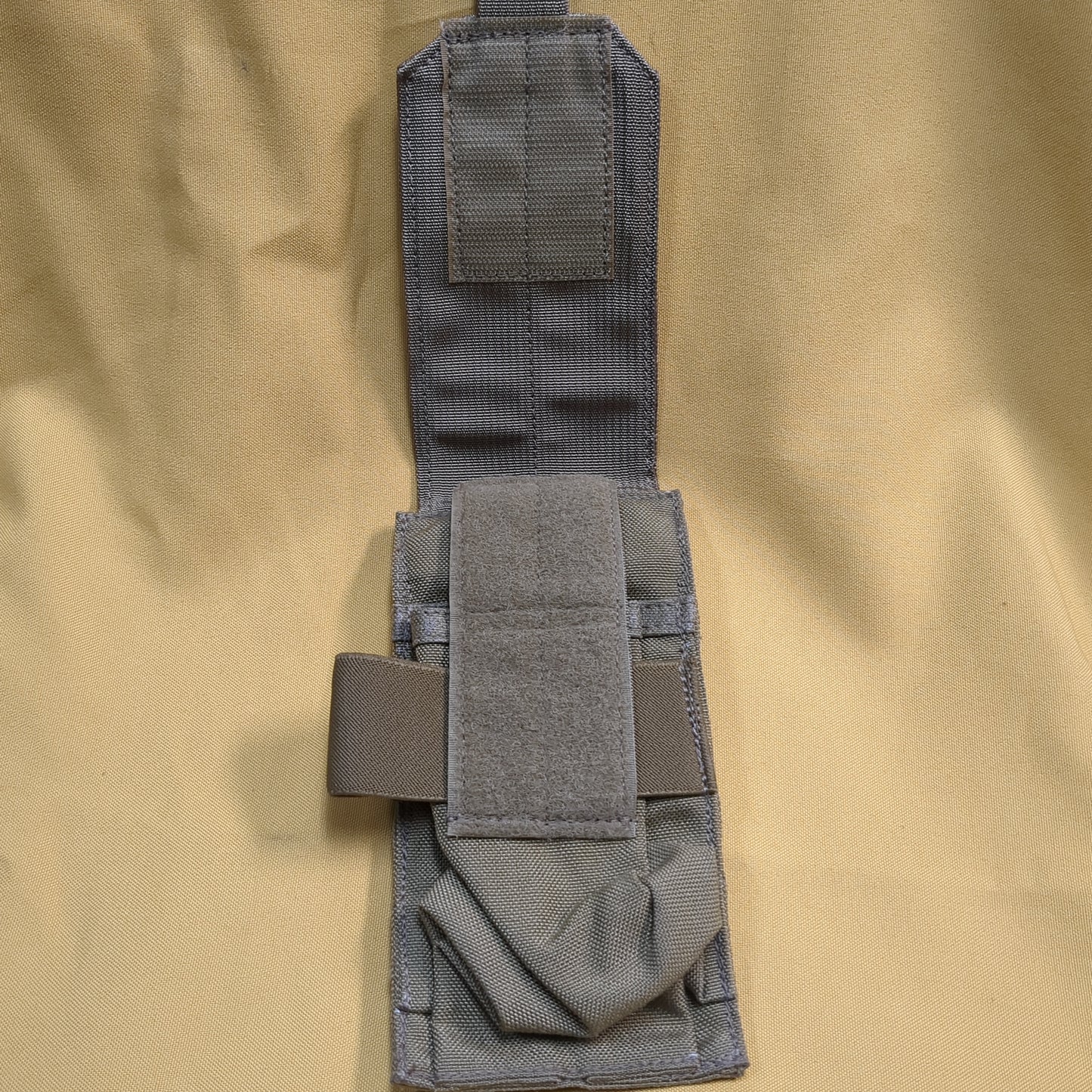 UNUSED Eagle Industries Khaki Molle Single Magazine Pouch (34cr-yam37)