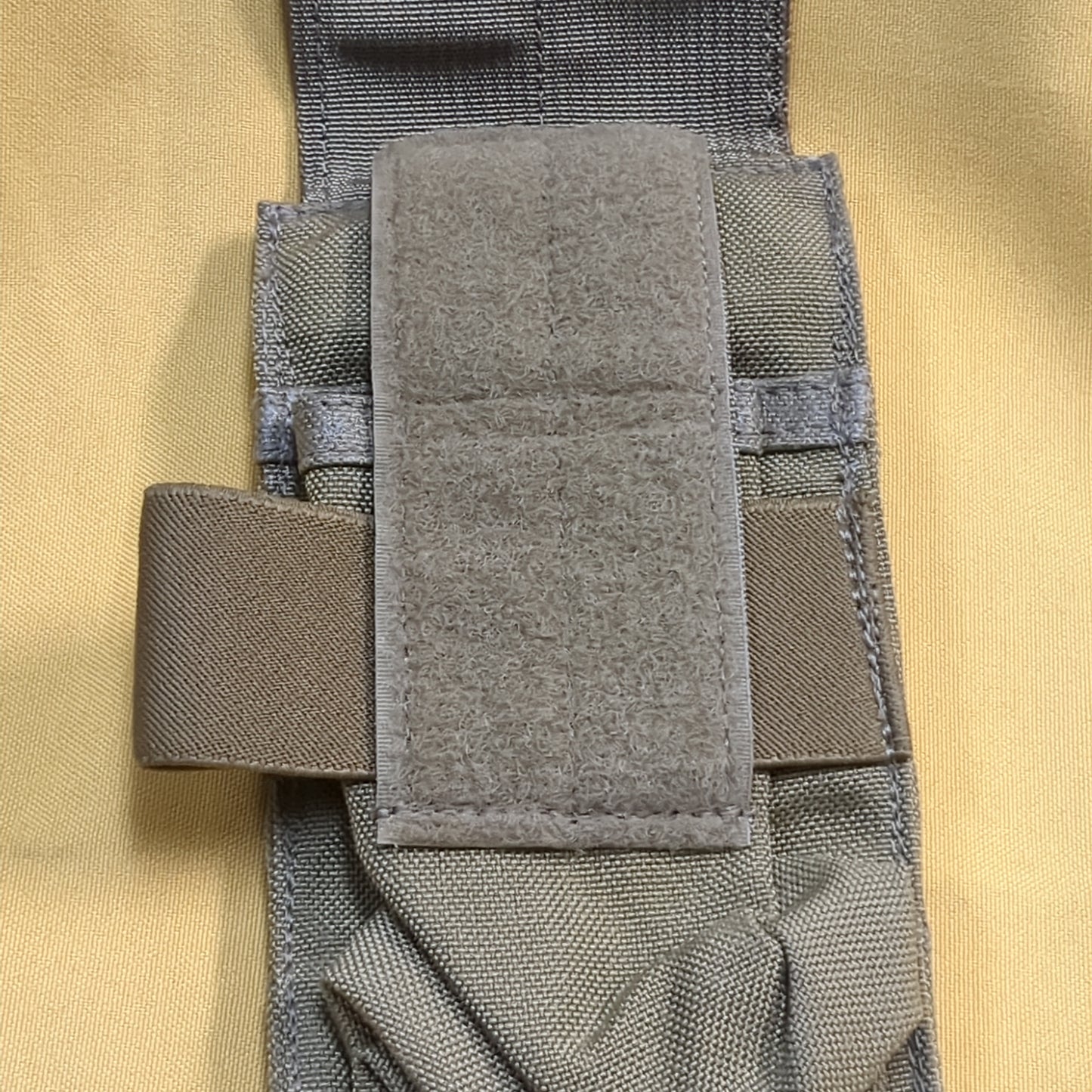 UNUSED Eagle Industries Khaki Molle Single Magazine Pouch (34cr-yam37)