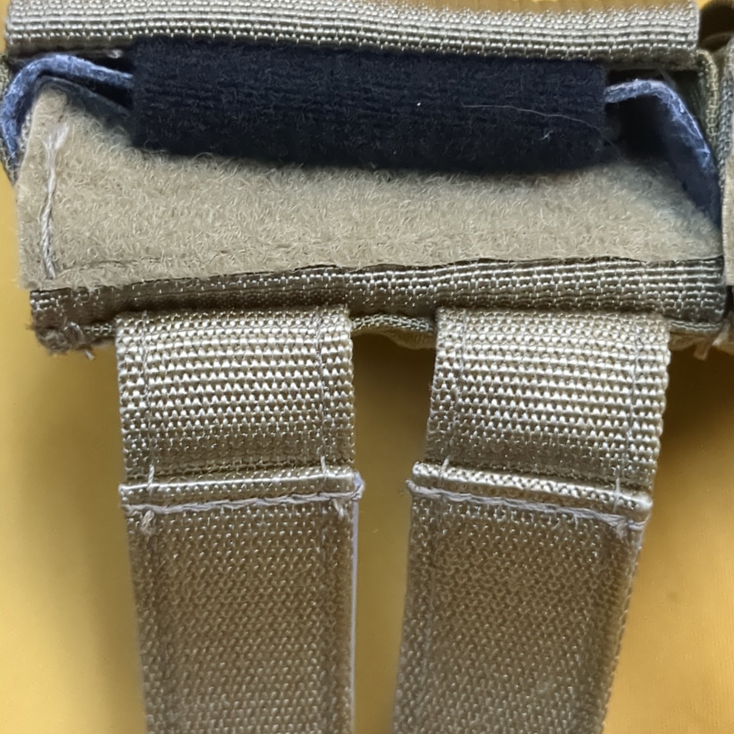 Eagle Industries Khaki Molle Double Magazine Pouch KYDEX (32cr-yam43)