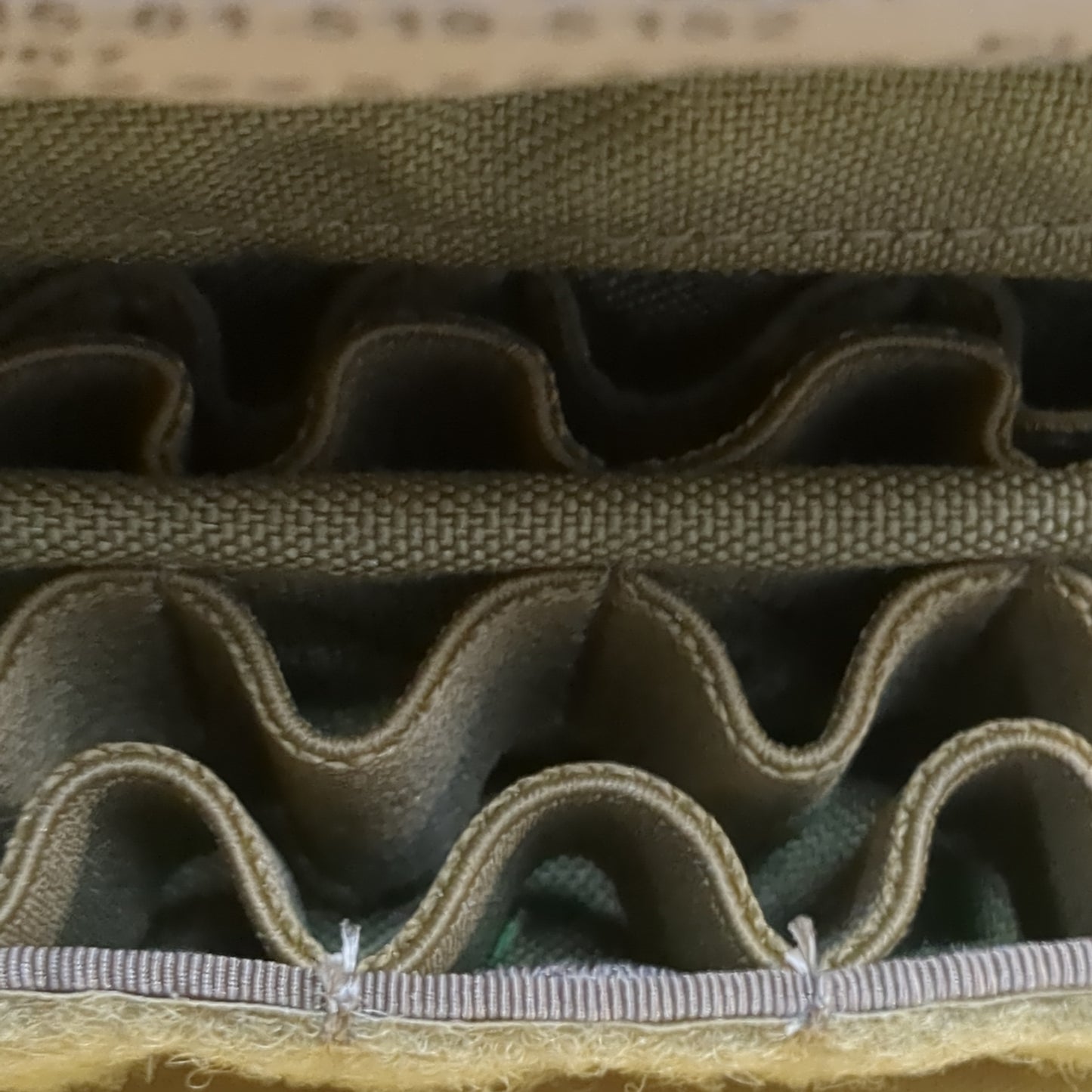 UNUSED Eagle Industries Khaki 24rd Shotgun Molle Pouch (32cr-yam44)