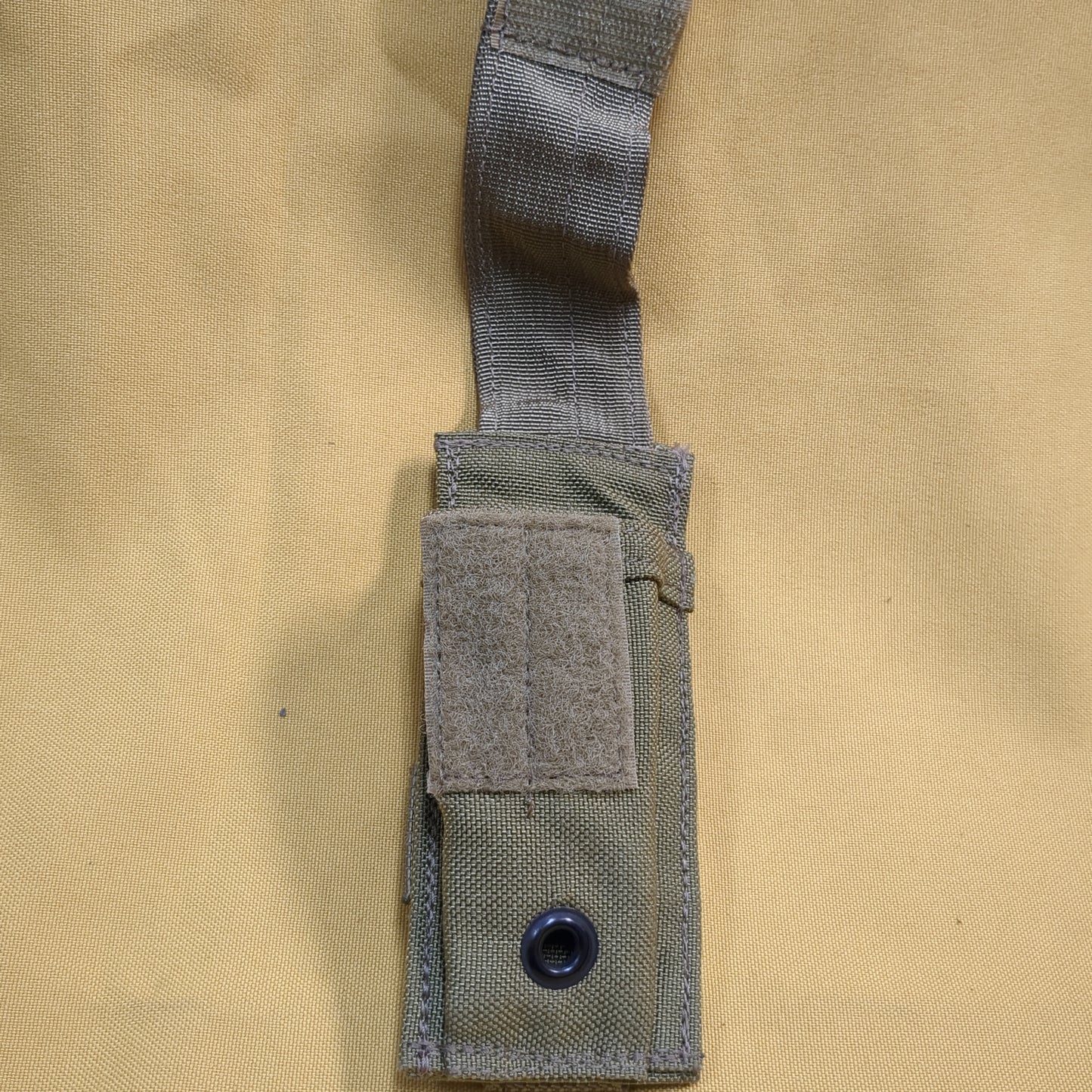 UNUSED Eagle Industries Khaki Molle Single Magazine Pouch (34cr-yam51)