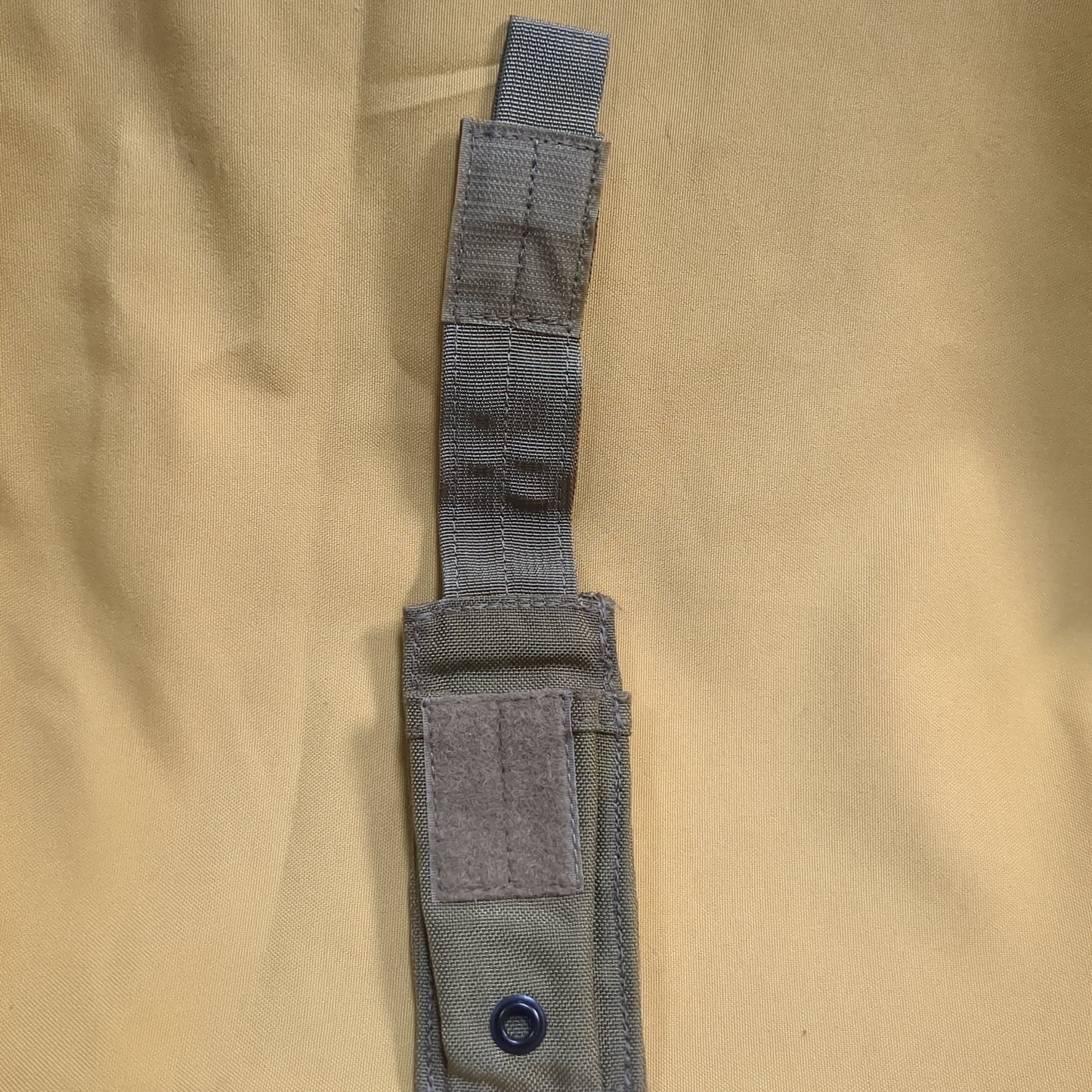 UNUSED Eagle Industries Khaki Molle Single Magazine Pouch (34cr-yam41)