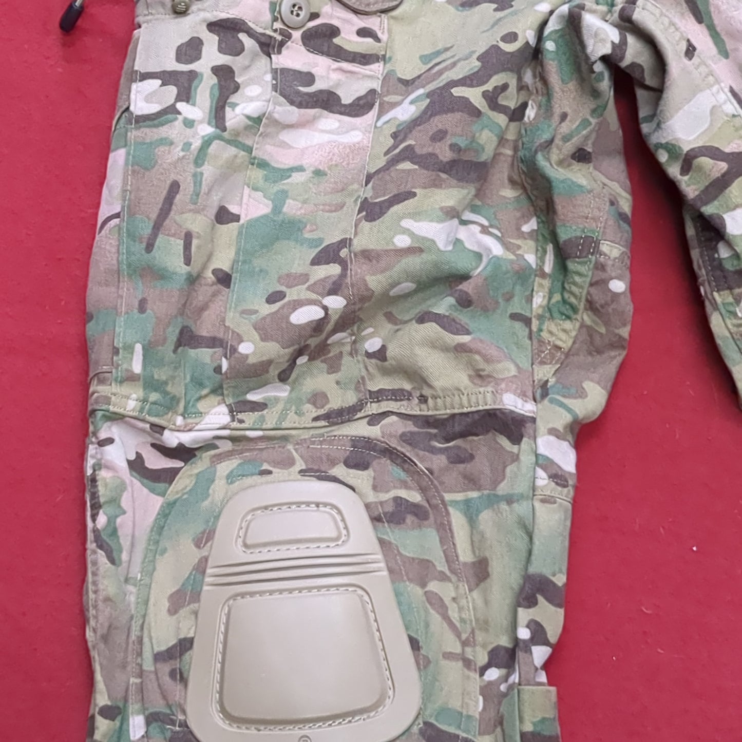 Massiff Large Combat OCP Multicam FRAC Pants w/ Knee Pads Excellent Condition (ocp9- ea05-YAM68)