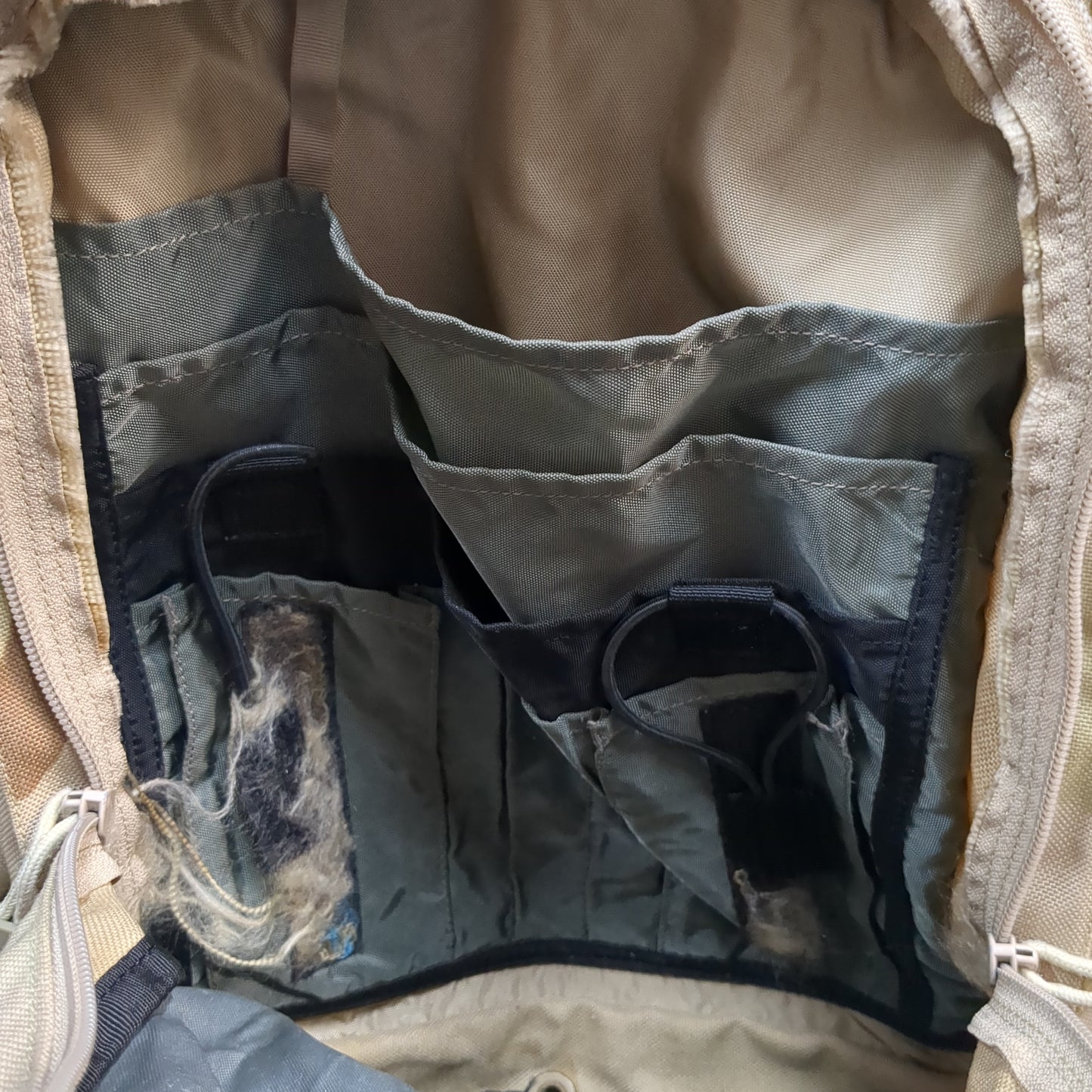 oldgen camelbak  hydration system backpack dcu desert camo 3L/100oz mule bmf used (gtt-yam138)