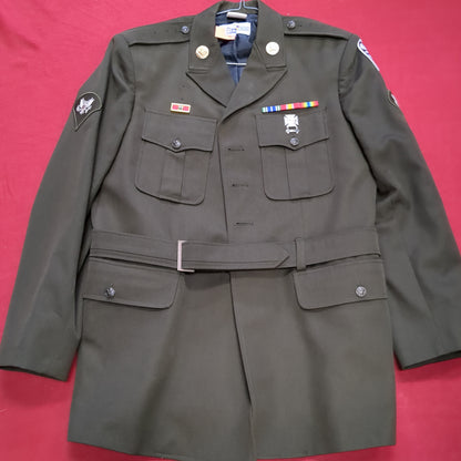 agsu army green service uniform jacket W/ Ribbons, and Patches Male Dress Coat Size: 44 r-c Excellent Condition (dg2- ea02-yam168)