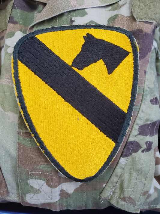 Vintage 1st Cavalry Patch Color Sew On Non-Merrowed (bu09-1Cav)