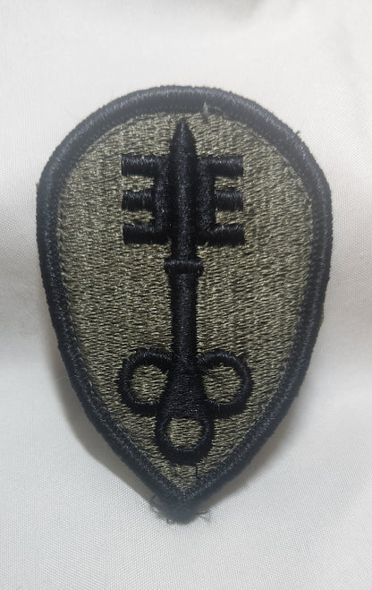 US Army 300th Military Police Patch Sew on Patch Subdued OD Black (bu10-300th)