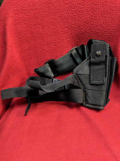 Ace case right hand black holster used (31cr- ca6-enu76)