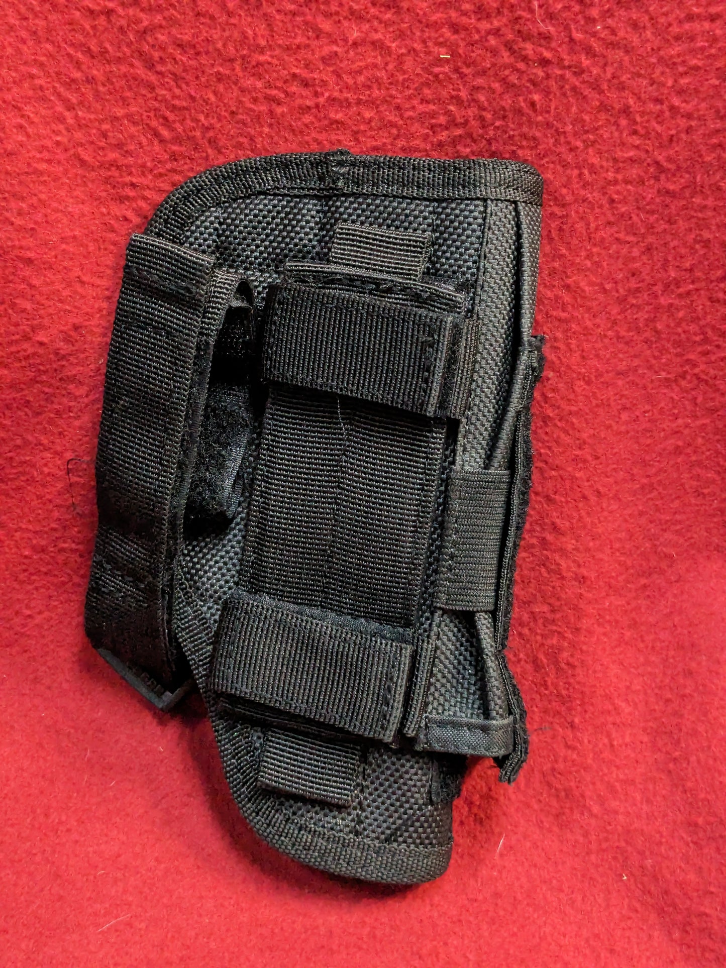 UTG right hand black holster used (31cr- ca6-enu77)