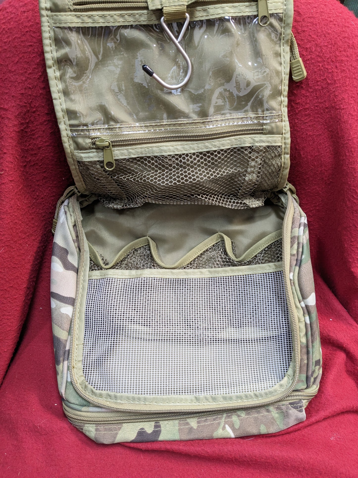 Mercury tactical we pierce stay rogue toiletry kit excellent condition (26a-enu127)