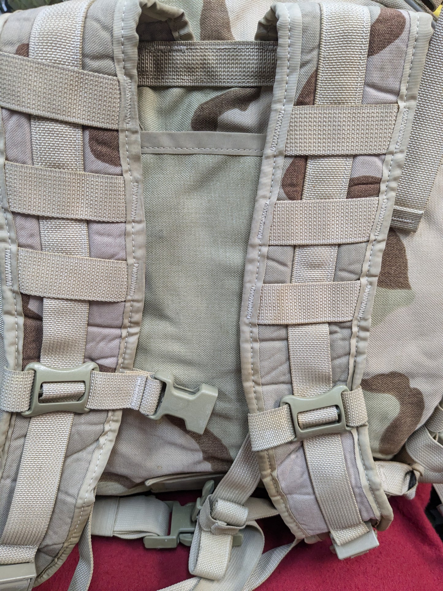 US Army Desert Camo 3 Day Assault Pack 8465-01-515-7594 Molle II (17s-- (ab08-enu158)